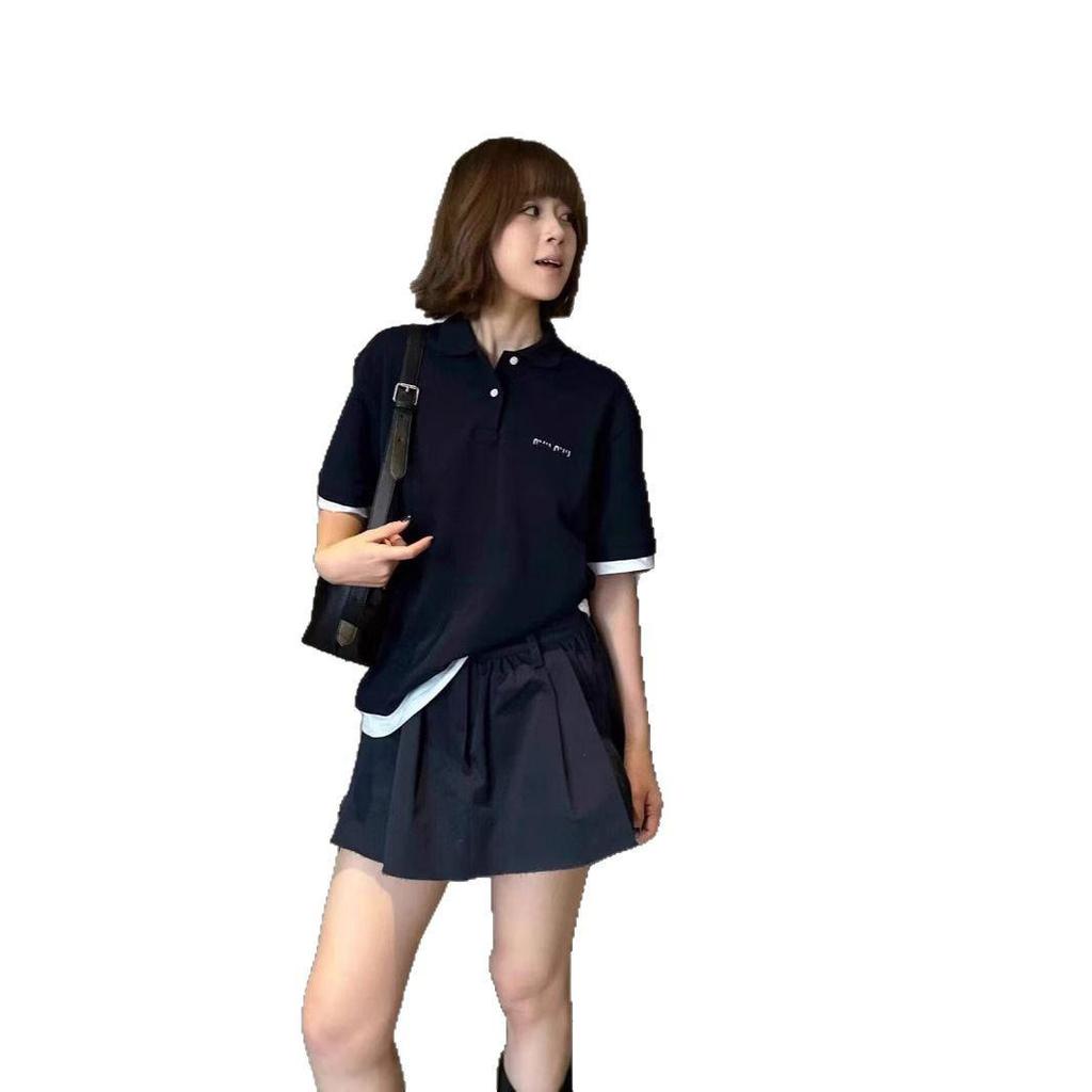 Miu Style Unisex Colorblock Poloshirt mit kurzen Ärmeln und Zwei-Knopf-Design