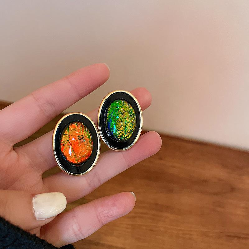 

Вінтажні сережки «Срібна голка» з цирконами – Ретро розкішні пусети в придворному стилі.