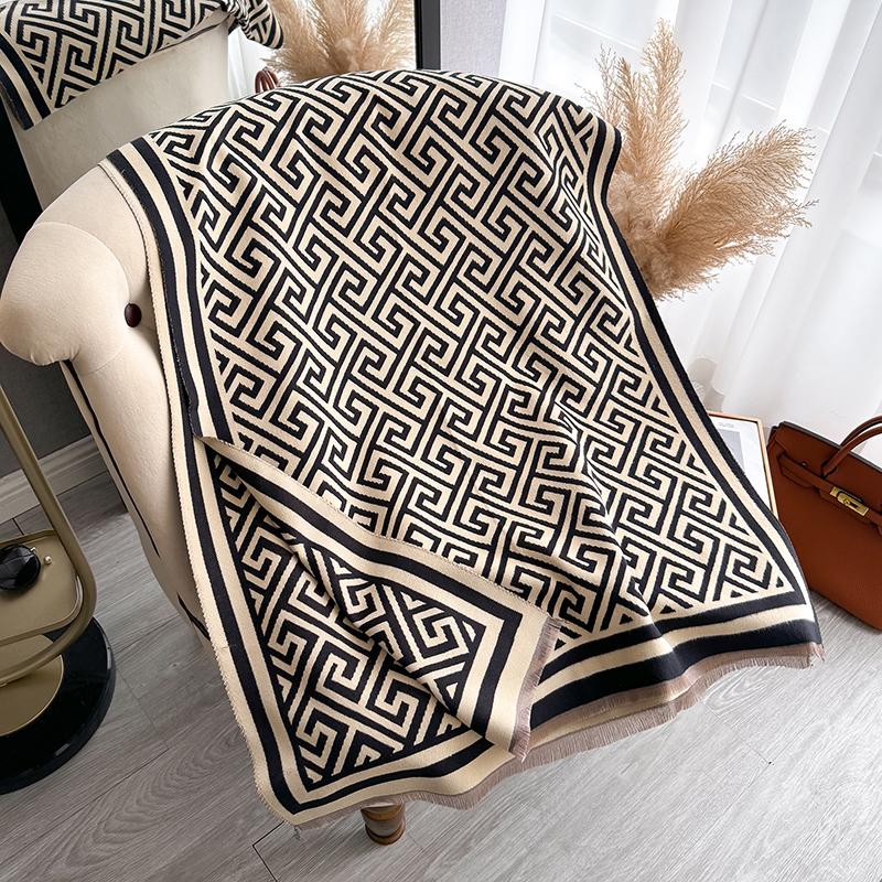 Winter new women's luxury brand cashmere scarf thick warm shawl scarf plaid jacquard soft women's shawl Bufanda shawl scarf