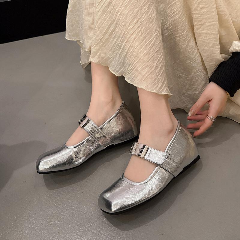 2025 French gentle wind evening shoes with inner height increase soft leather grandma shoes versatile commuter wedge heel single shoes