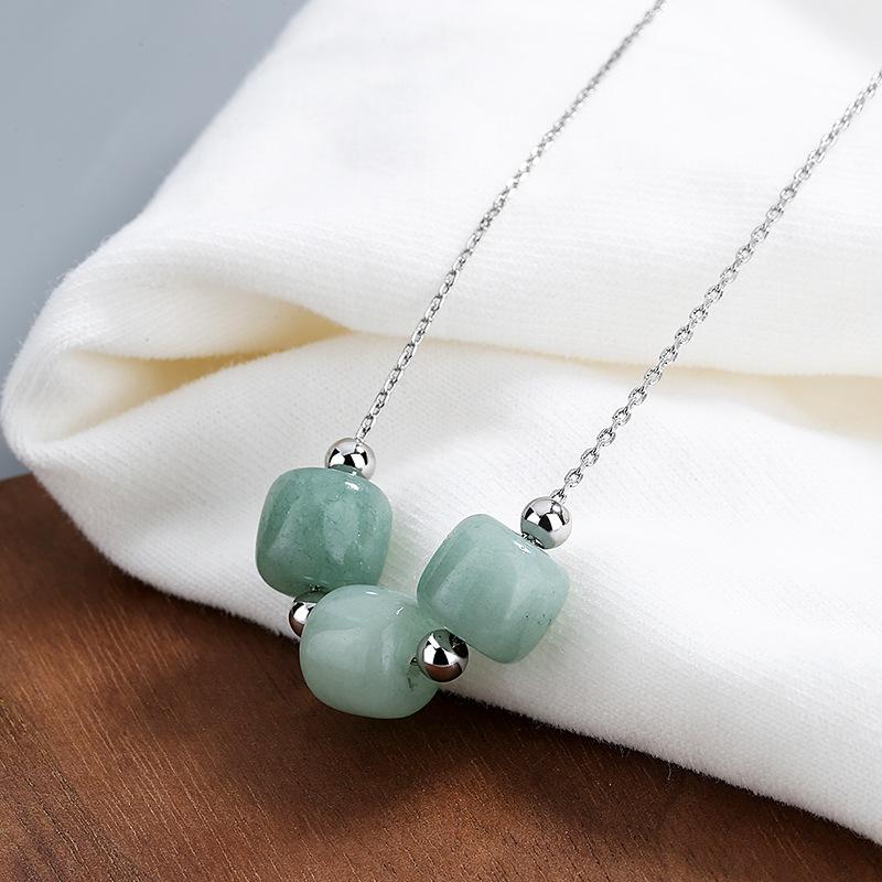 Collier de Perles de Transfert en Jade Hotan Trois Vies et Trois Générations Design Féminin Minoritaire