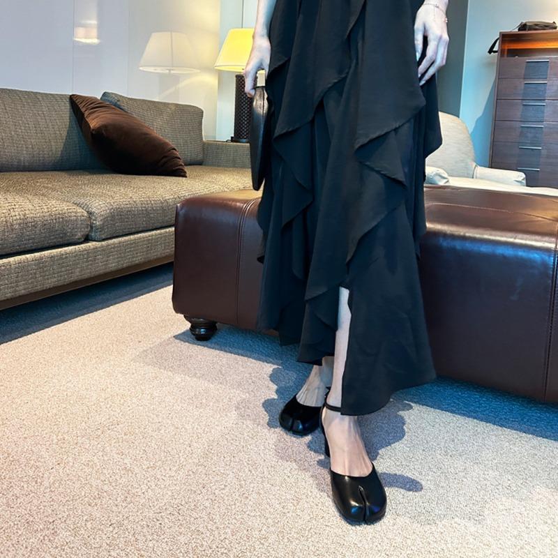 New Tabi split-toed ballet shoes women's texture folds shallow mouth flat bottom non-slip soft sole one-pedal sandals