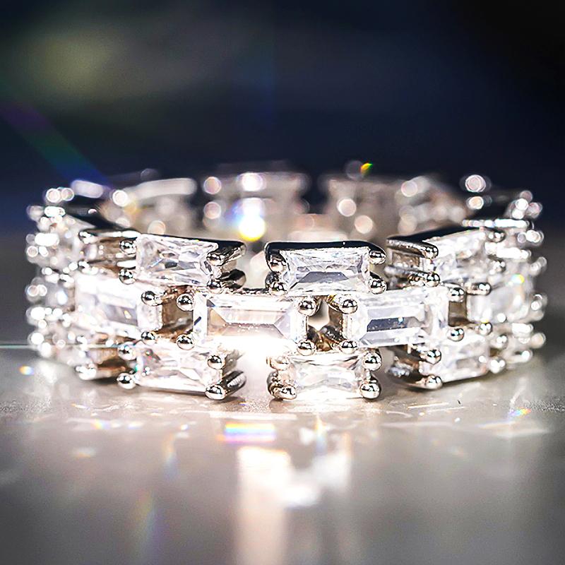Huitan New Trendy Wedding Rings for Women Crystal Rectangular Cubic Zirconia Design Engagement Band Accessories Fashion