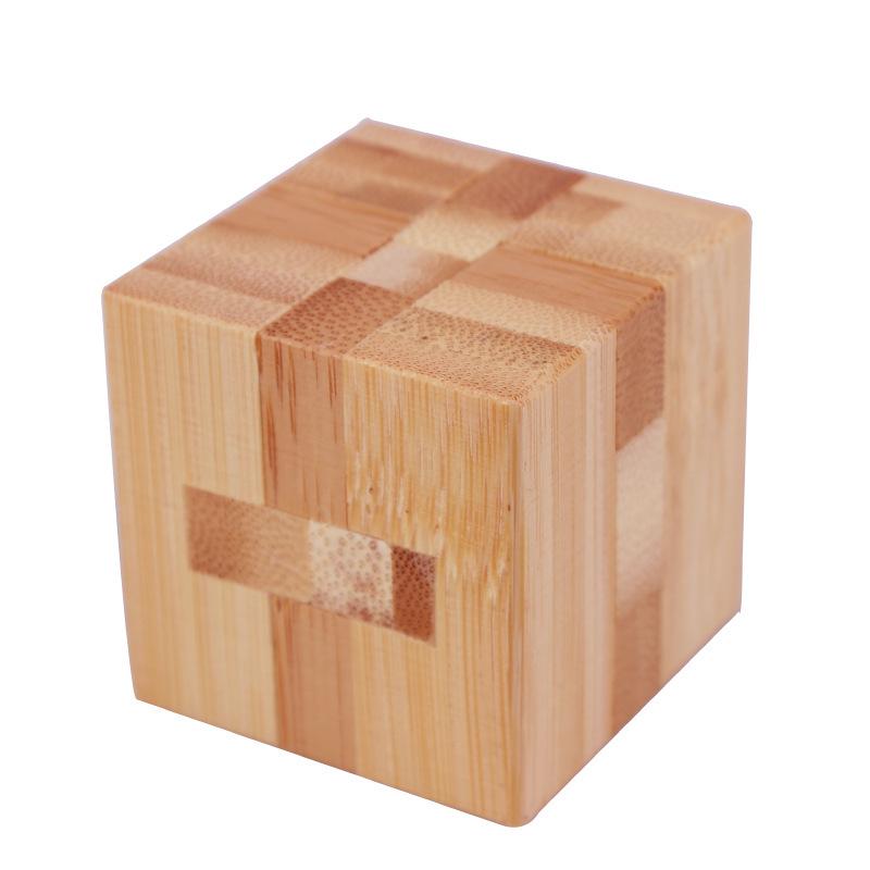 Mini Kongming Bamboo Lock: Compact 4.5 Cm Wooden Puzzle Toy for Intelligence and Dexterity Development.
