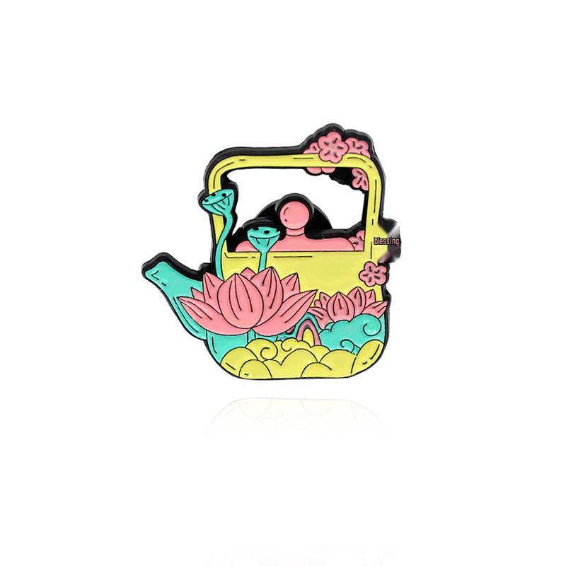 Elegant Lotus Brooch: Kettle-Shaped with Flower and Seed Pod Design for Tea Ceremony and Floral Arrangement.