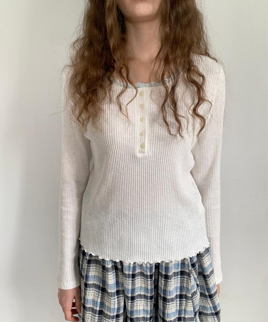 Aepeuteosseommeo Lace Button Sleeve Tee (White)