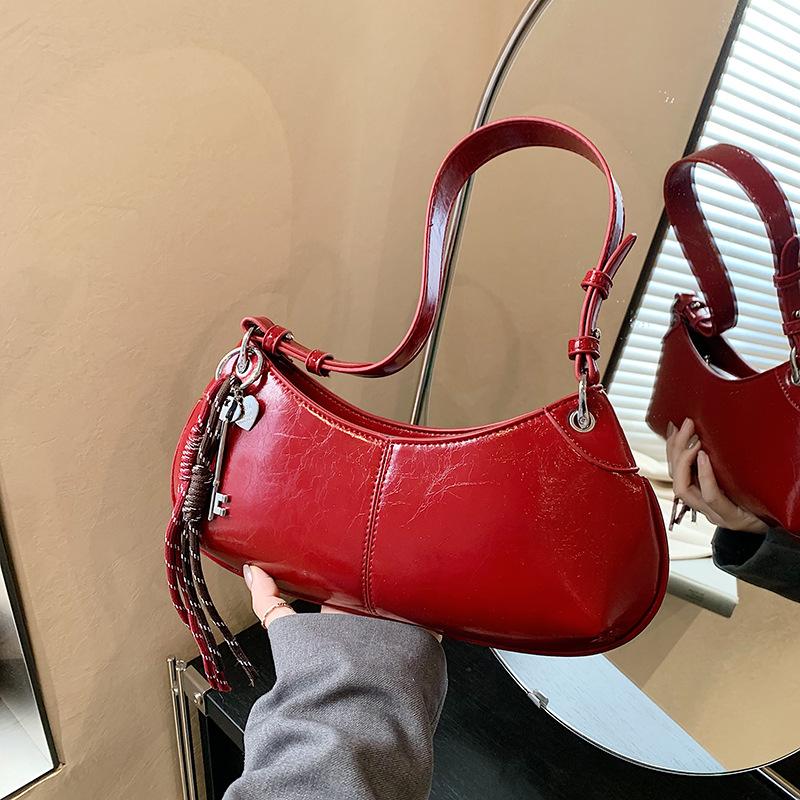 Underarm bag women's new popular fashion versatile shoulder bag high-end niche commuter bag