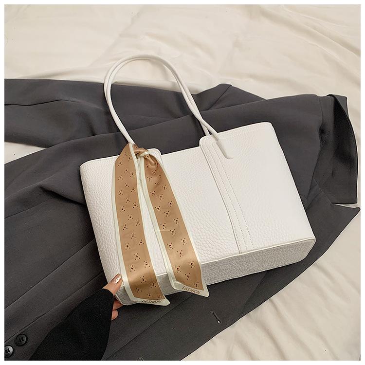 

Сумка большой вместимости женская сумка 2025 новая зимняя универсальная сумка-тоут для поездок на работу, модная сумка через плечо высокого класса белый