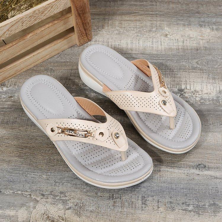 Foreign Trade 2025 Summer New European and American Large-size Pinch-on-foot Flip-flops Light and Comfortable Women's Shoes