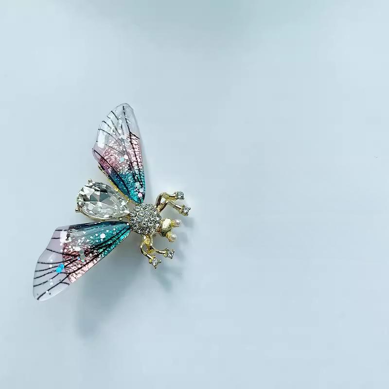 New Fairy Pink Bee Brooch High-end Transparent Wings Fashion Trend Animal Accessories Pin