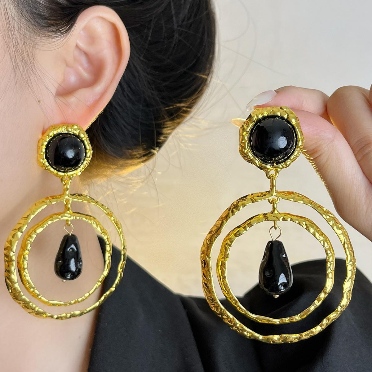 

Модные серьги-подвески для женщин золотой