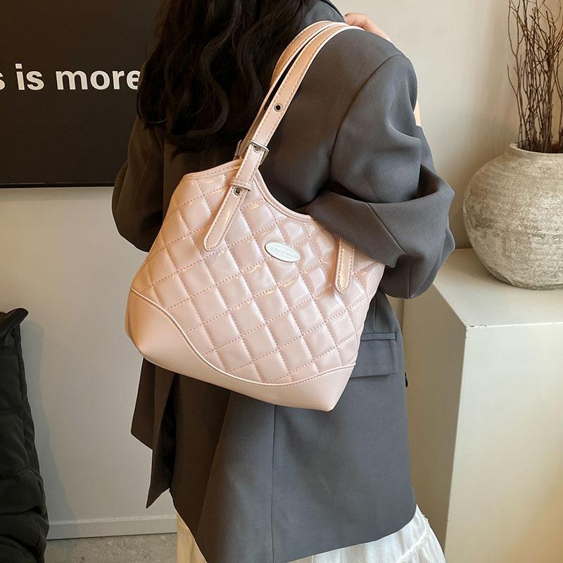 

Нишевая сумка подмышку женская новая модная ромбовидная сумка-тоут универсальная сумка большой вместимости розовый