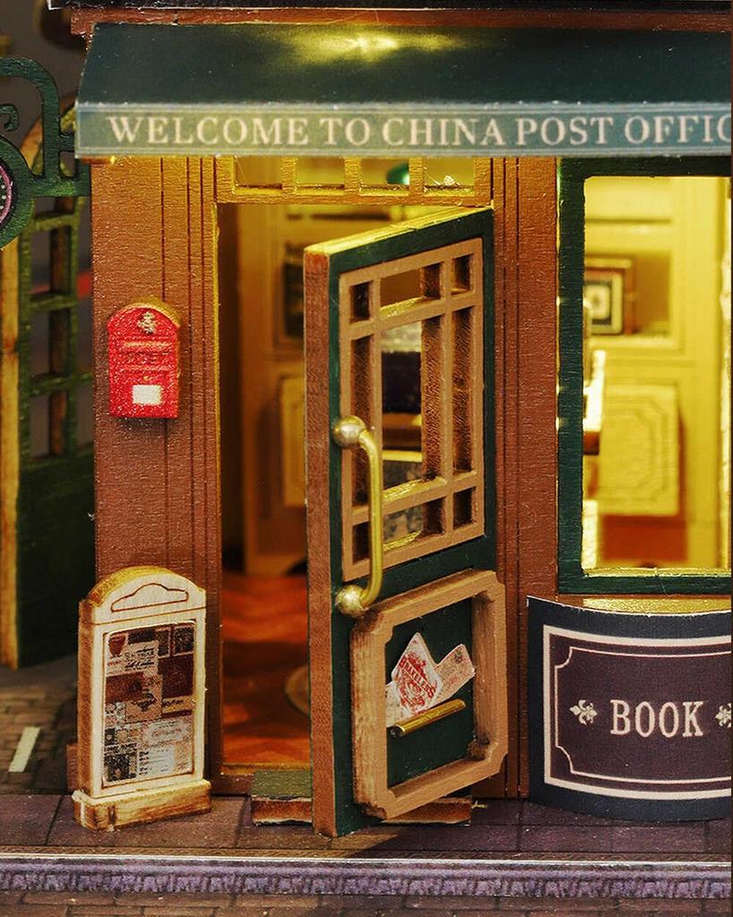 moin moin Dollhouse Miniature DIY Kit Scale no Antique Retro Style LED Light Acrylic Case Set, 1/24 [English Instructions], "Kourou Shojo" (Bookstore