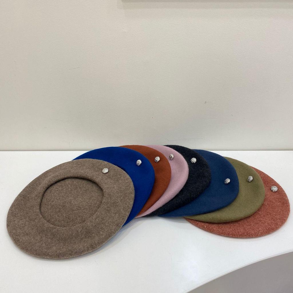Women's High-Quality Wool Beret: Buttoned, Retro Style, Solid Color, Versatile Hat for Autumn and Winter