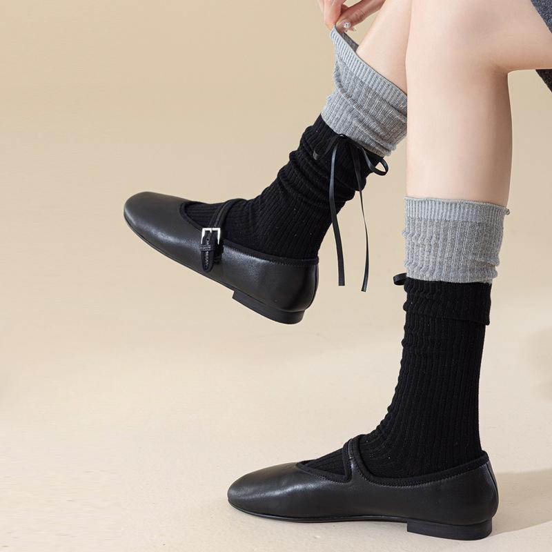 Sweet Ribbon Bow Mid-calf Socks for Women, Color-blocked Black Ear-trimmed Pile Socks
