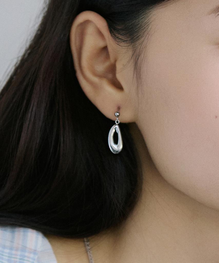 Merrymotive Organic Shape Pendant Earring