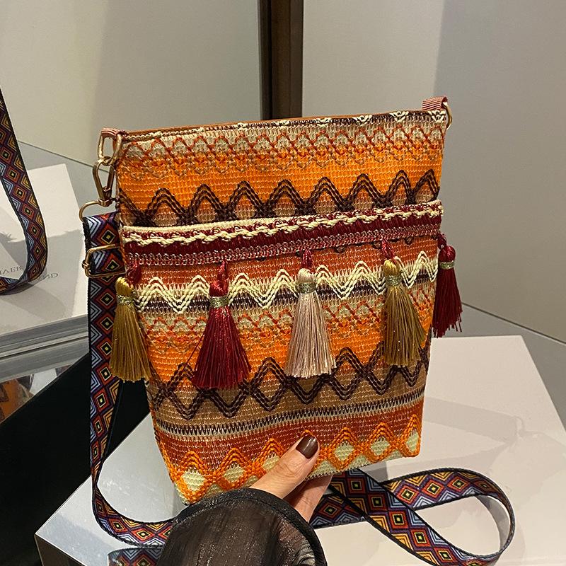 Large Capacity Ethnic Style Bag New Fashionable Tassel One-shoulder Bucket Bag Retro Commuter Fashion Crossbody Bag