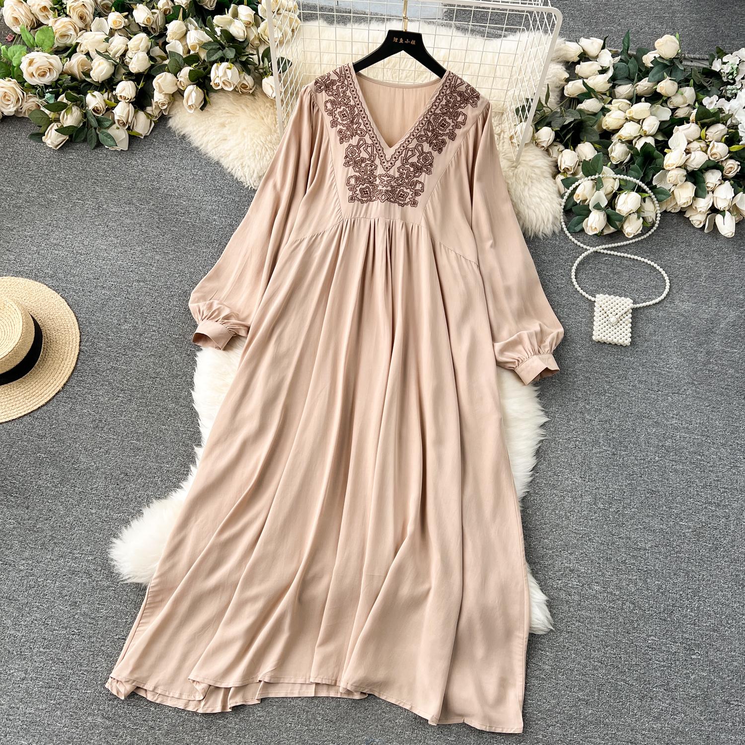 Платье свободного покроя в стиле бохо для женщин с вышивкой и принтом — фото 17