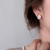 Boucles d'oreilles clous ovales en zircon brillant pour femmes Mode Couleur Or Boucles d'oreilles géométriques en métal Luxe léger Accessoires de joaillerie populaires