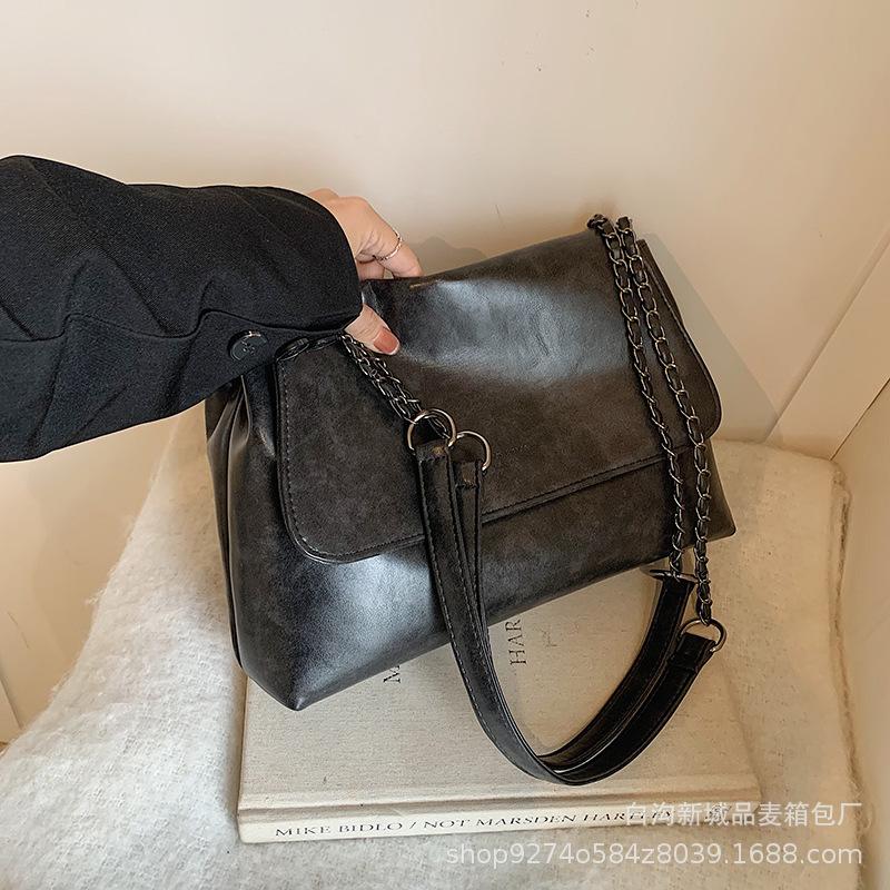 Large-capacity underarm bag women's 2025 autumn and winter new textured French niche tote bag fashionable shoulder messenger bag