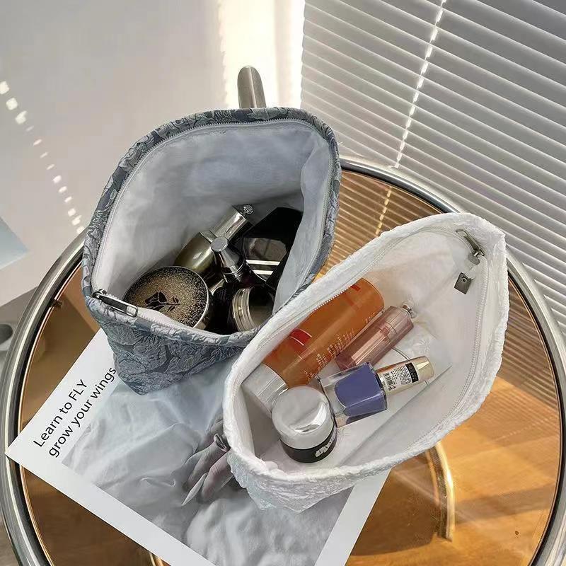 New Women's Bag 2024 Explosive Large Capacity Premium Makeup Bag High Beauty Student Simple Storage Bag