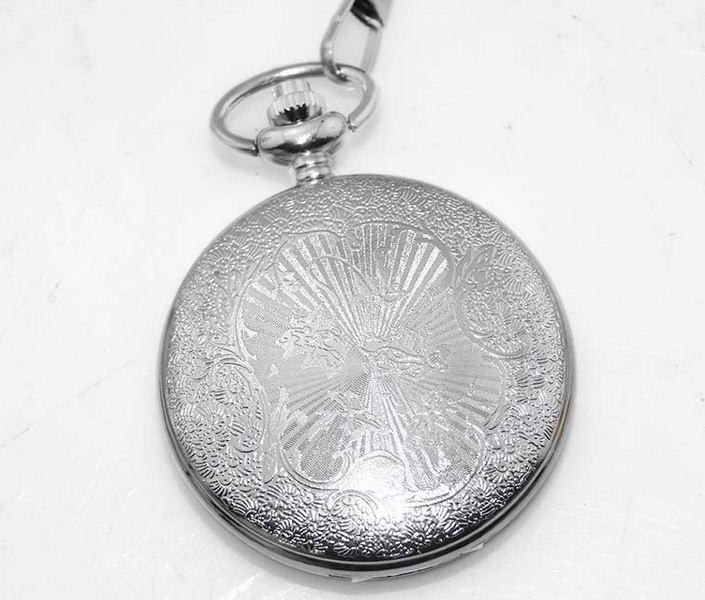 Anime Shingeki no Kyojin Kapesní hodinky Průzkumný sbor Modrobílý znak s krabičkou Dárek