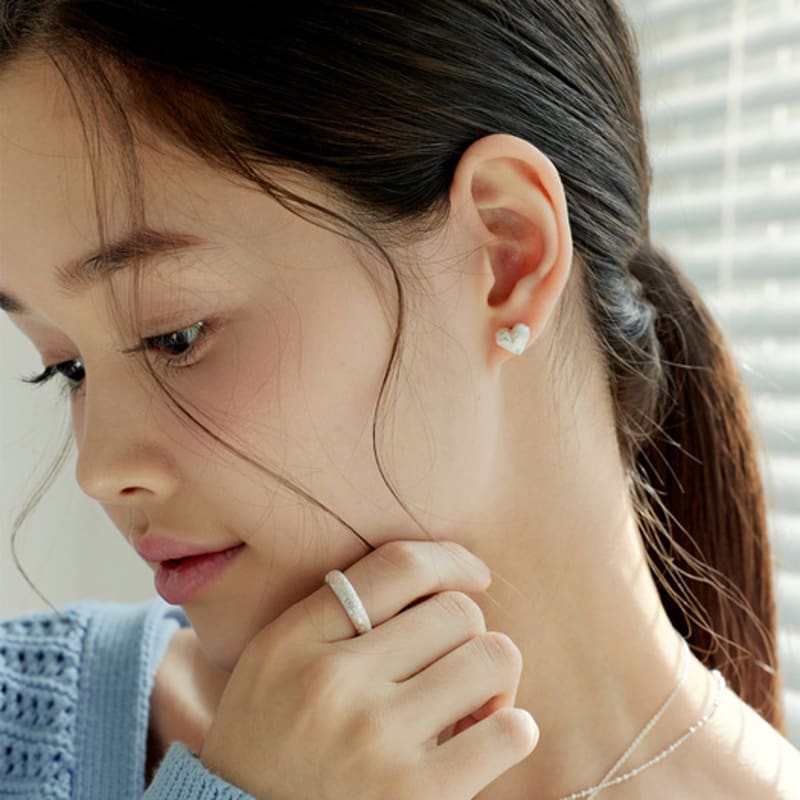 Murmur [925silver]Matt Volume Heart Stud Earring