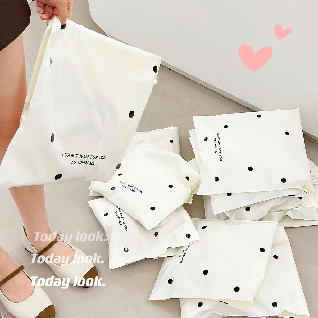 A Set of 10 Large-Capacity Self-Sealing PE Bags, Waterproof Express Packaging, Cartoon Pink Butterfly Design, Office Mail and Parcel