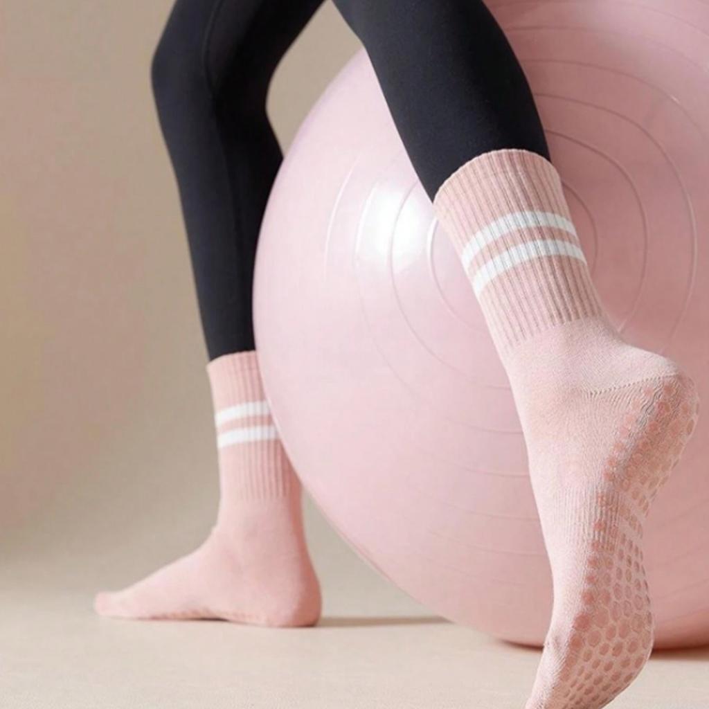 4 Pairs Of Yoga Socks, Medium Length Socks, Pure Cotton Anti Slip Silicone Indoor Fitness Pilates, Women's Sport Socks