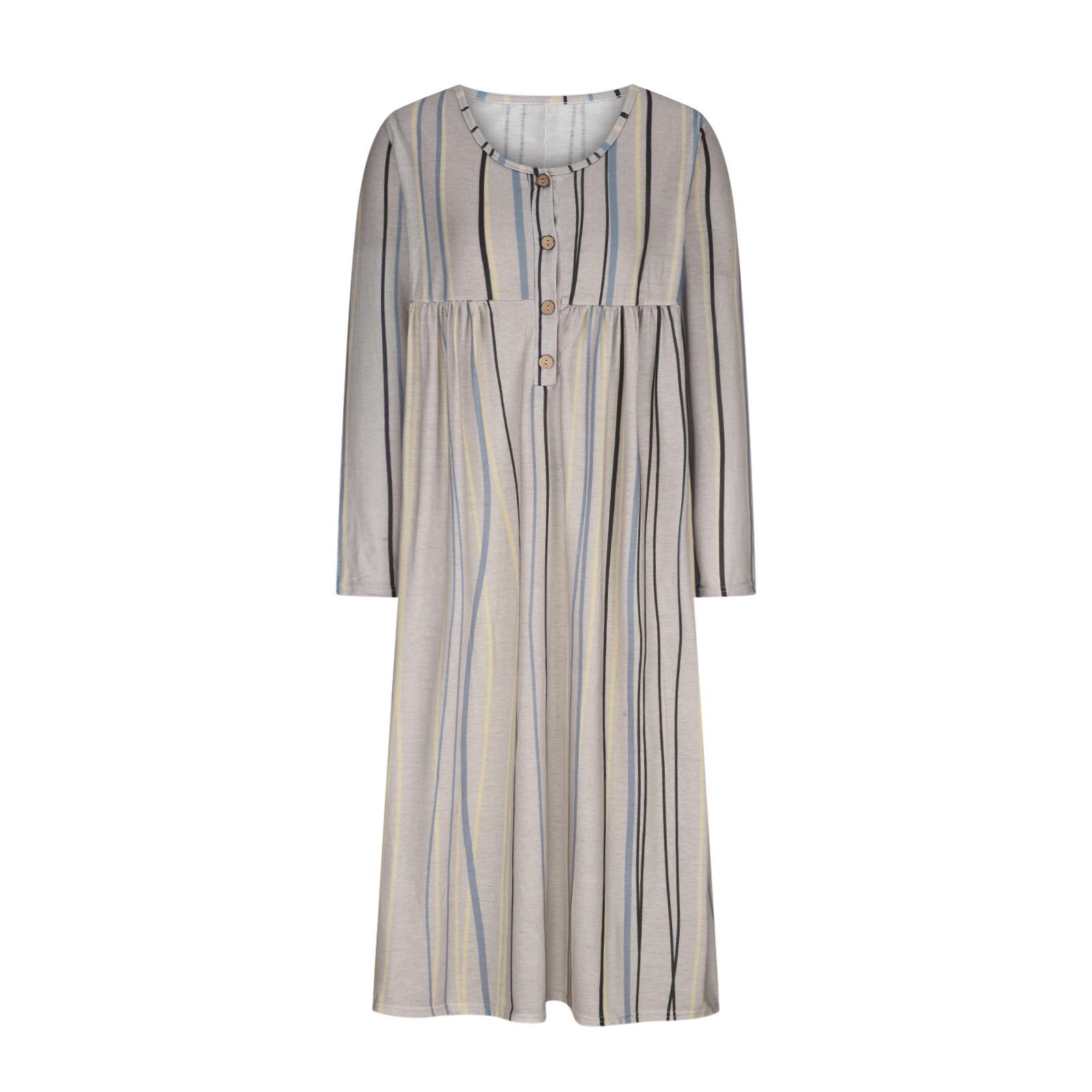 Женское повседневное длинное платье в полоску с круглым вырезом и пуговицами с карманами — фото 3