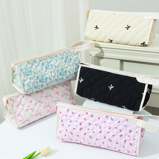 Gesteppte Haartrocknertasche Floral Reiseaufbewahrungsbeutel mit Griff Niedlicher Tragbarer Haarwerkzeug-Organizer für Haartrockner und Zubehör