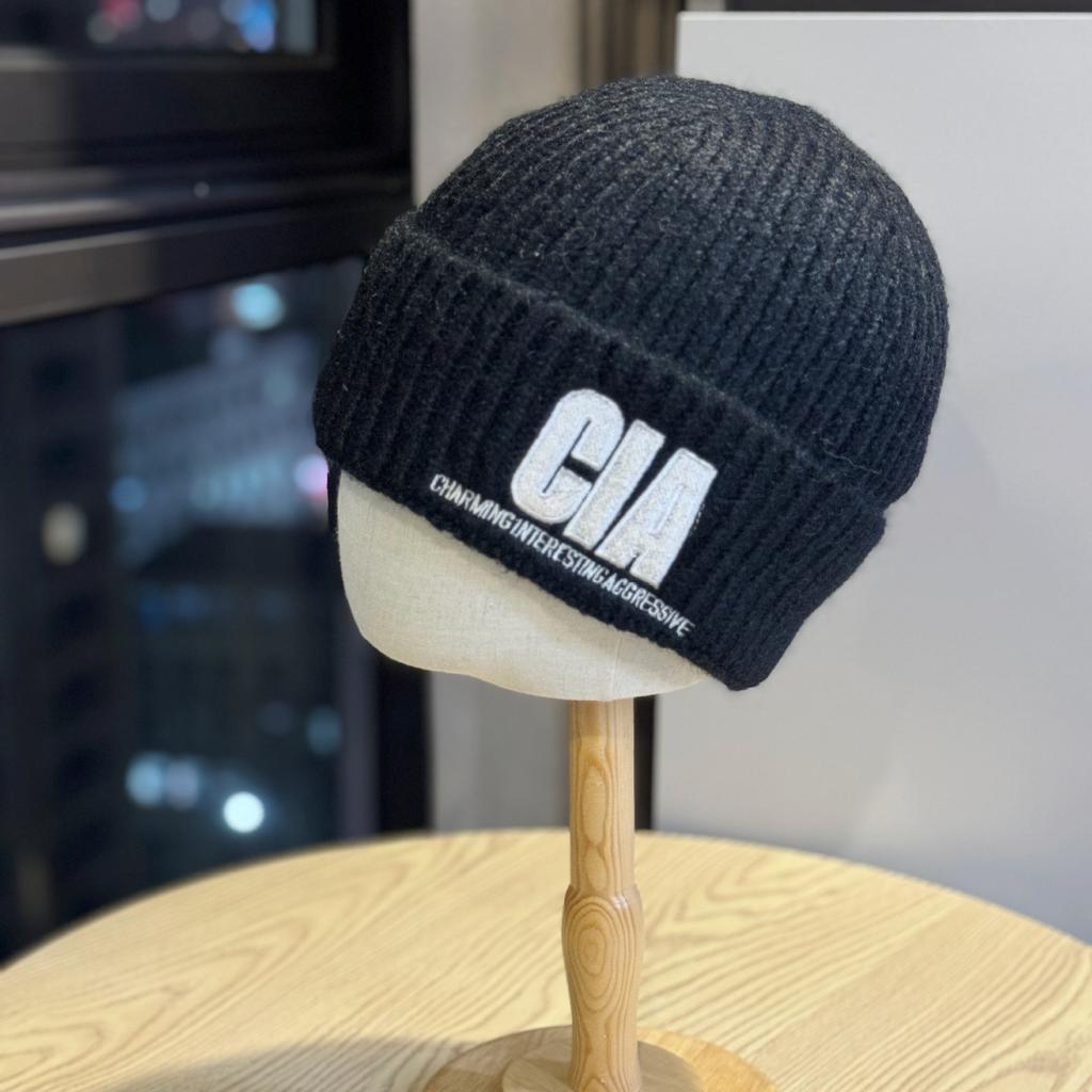 Korean Style Letter Embroidery Warm Woolen Hat for Women Winter Casual All Match Knitted Hat Showing Face Small Ear Protection Cold Hat Trendy