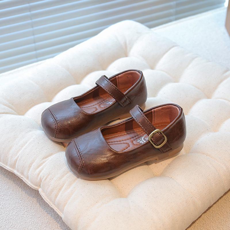 Flickskor i läder 2025 vår och höst nya flickors utländska prinsesskor flickors baby mjukbottnade mössskor Mary Jane enkla skor
