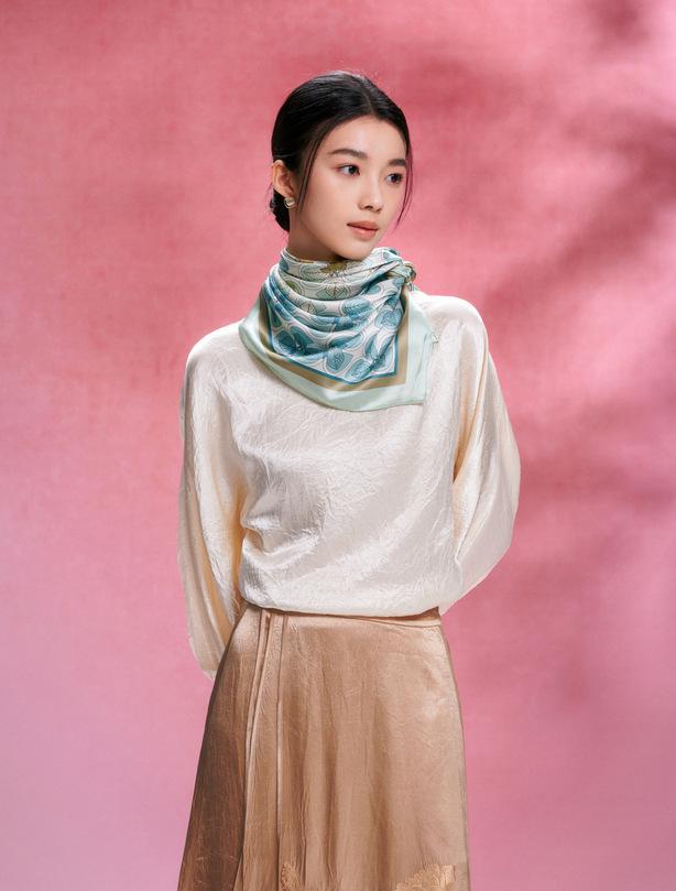 Women's 100% Mulberry Silk Scarf, 90cm Square, 14 Momme Shawl - Perfect Gift for Mother, Girlfriend, Birthday or Festival