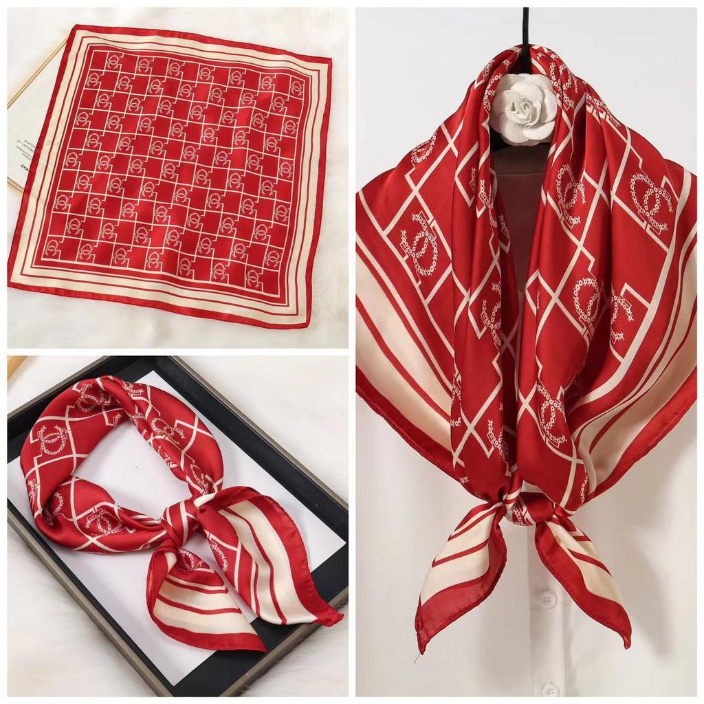 Eleganti Foulard di Seta da Donna Con Centinaia di Camicie, Assistenti di Volo, Decorazione Professionale, Protezione del Collo, Foulard, 70 Foulard Quadrati Piccoli.