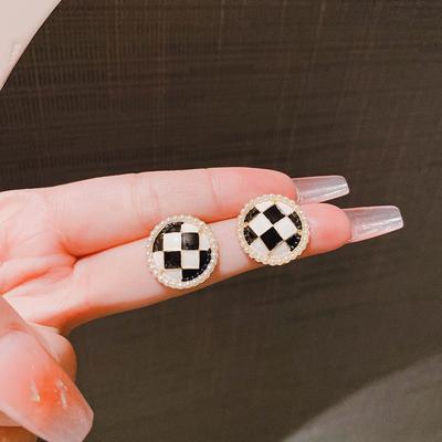 S Silver Needle Korea Oil Drop Black and White Square Round Earrings Ear Buckle Internet Celebrity Checkerboard Earrings Temperament Earrings Women