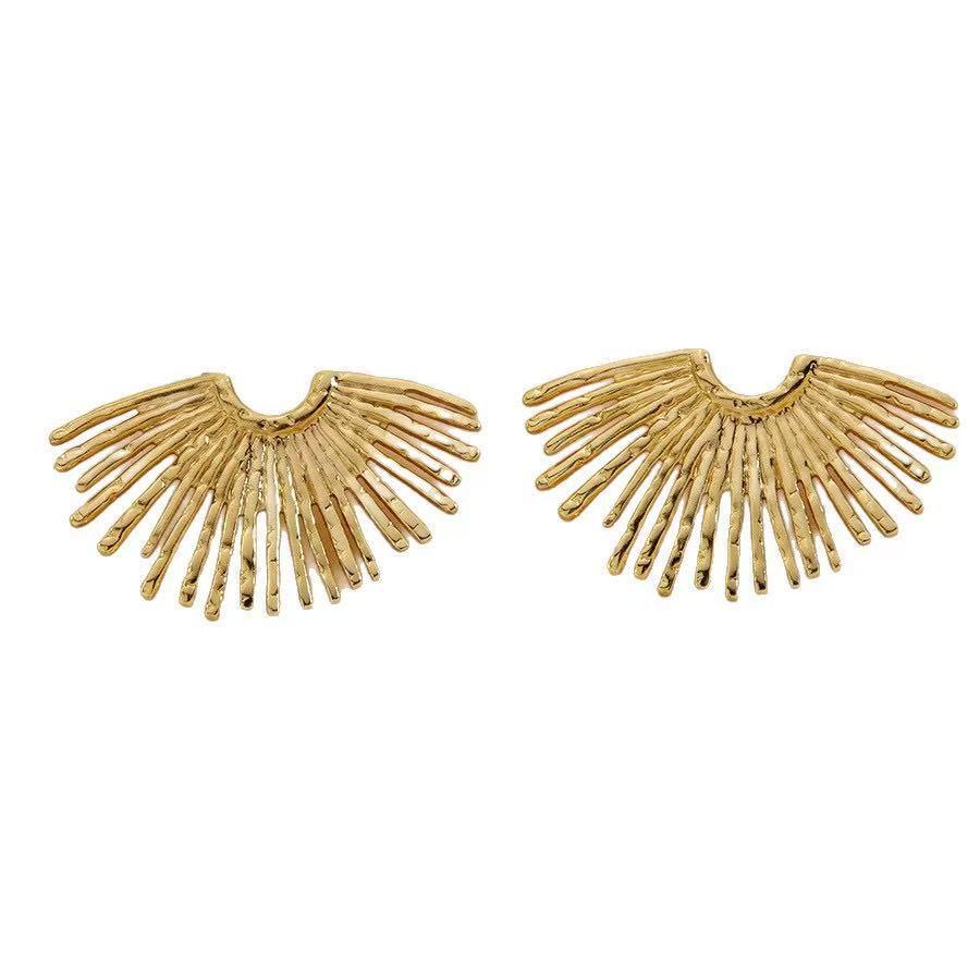 Stainless Steel Gold Fan-Shaped Earrings: Fashionable, Simple, Retro, Light Luxury