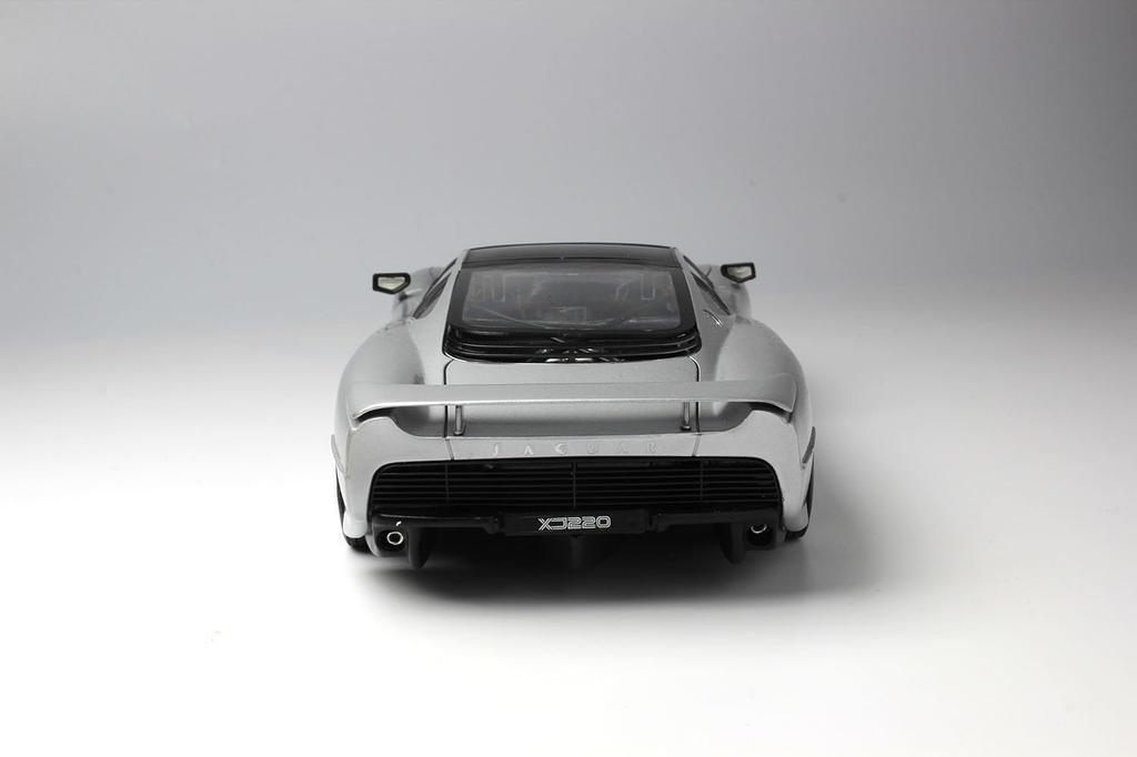 Platz Italeri 1/24 Scale Jaguar XJ 220 Plastic Model Kit (IT3631) with Japanese Instructions