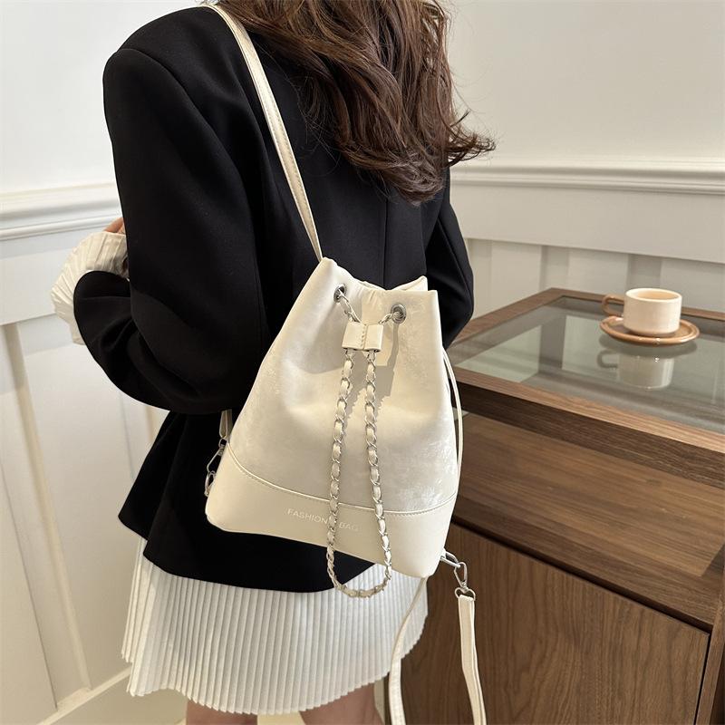 Stylish and simple versatile chain bucket bag 2025 spring and summer new commuter shoulder messenger bag women's wholesale