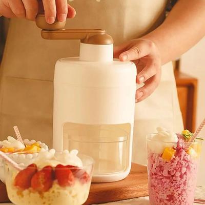1 Stück-Kleine manuelle Eiszerkleinerer Haushalt Handgekurbelte Schabeis-Maschine Hagel Eisbrech-Artefakt Handgekurbelter Smoothie-Maker
