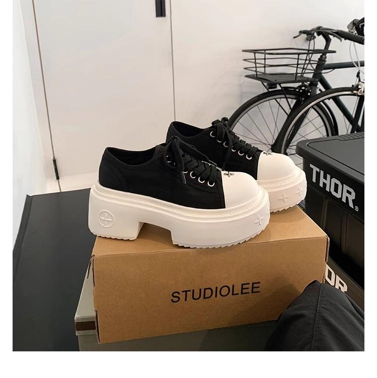 

Grape mother of the same style, large round head 7cm thick sole heightening strap round head small white shoes casual canvas shoes women s autumn and 40