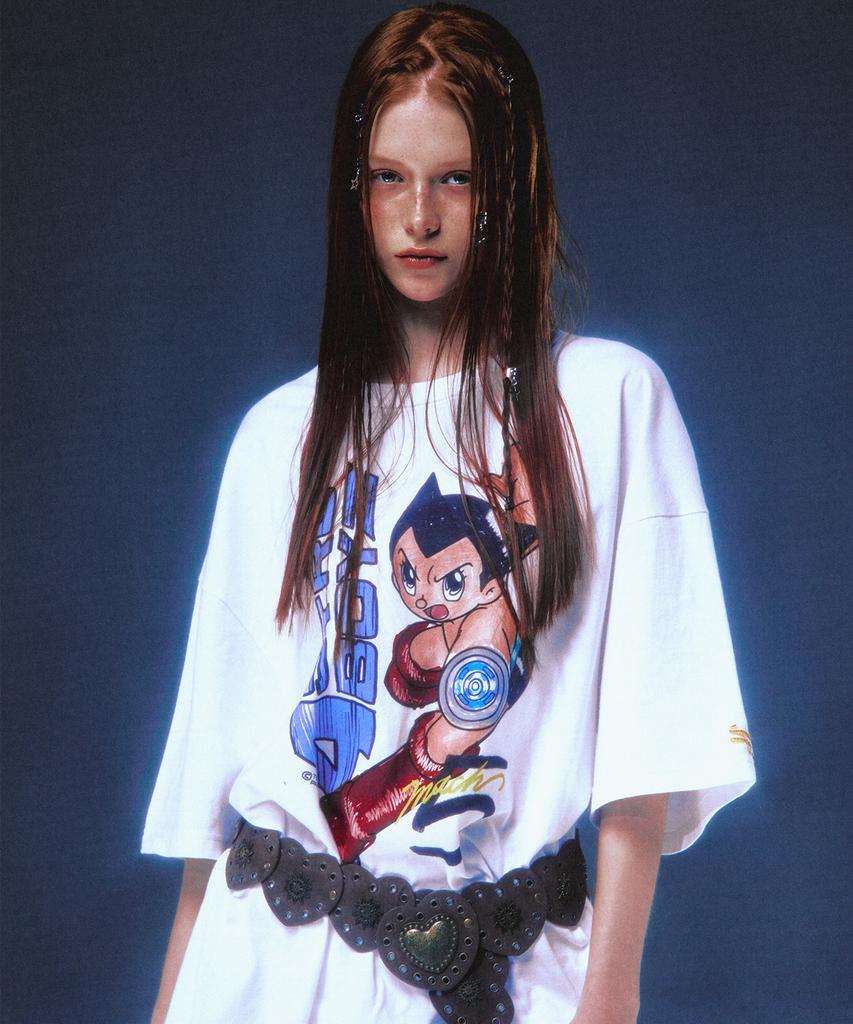 MAINBOOTH [Atom] Mach 5 Oversized T-Shirt (White)