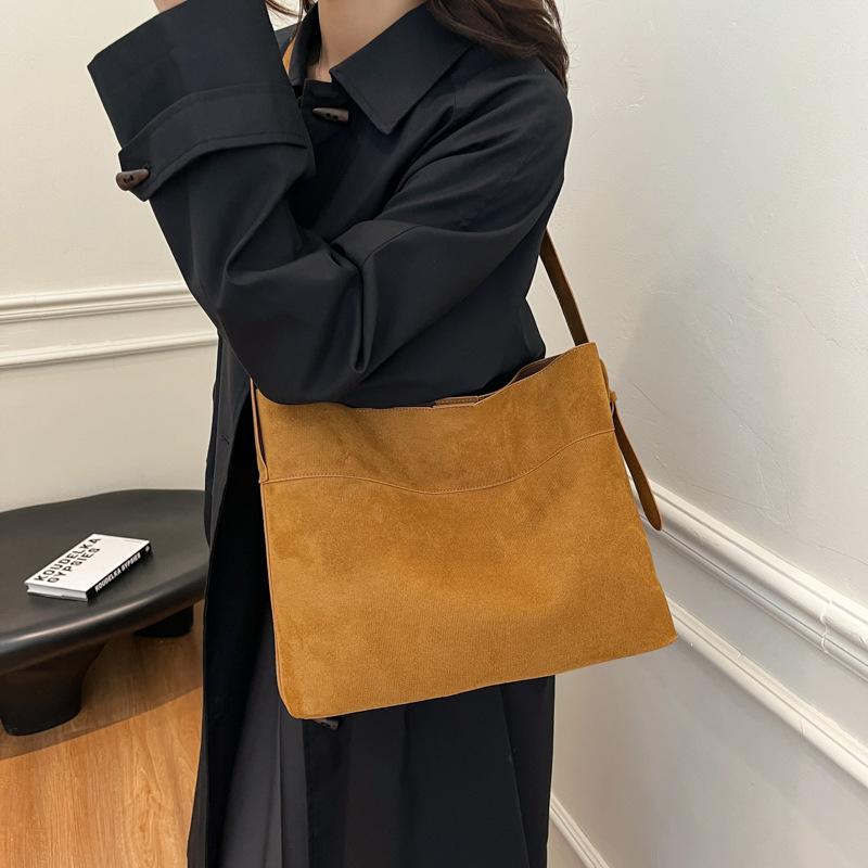 Korean Version Ins Winter Trend Personalized Large-capacity Tote Bag Niche Retro Suede Texture Shoulder Messenger Bag