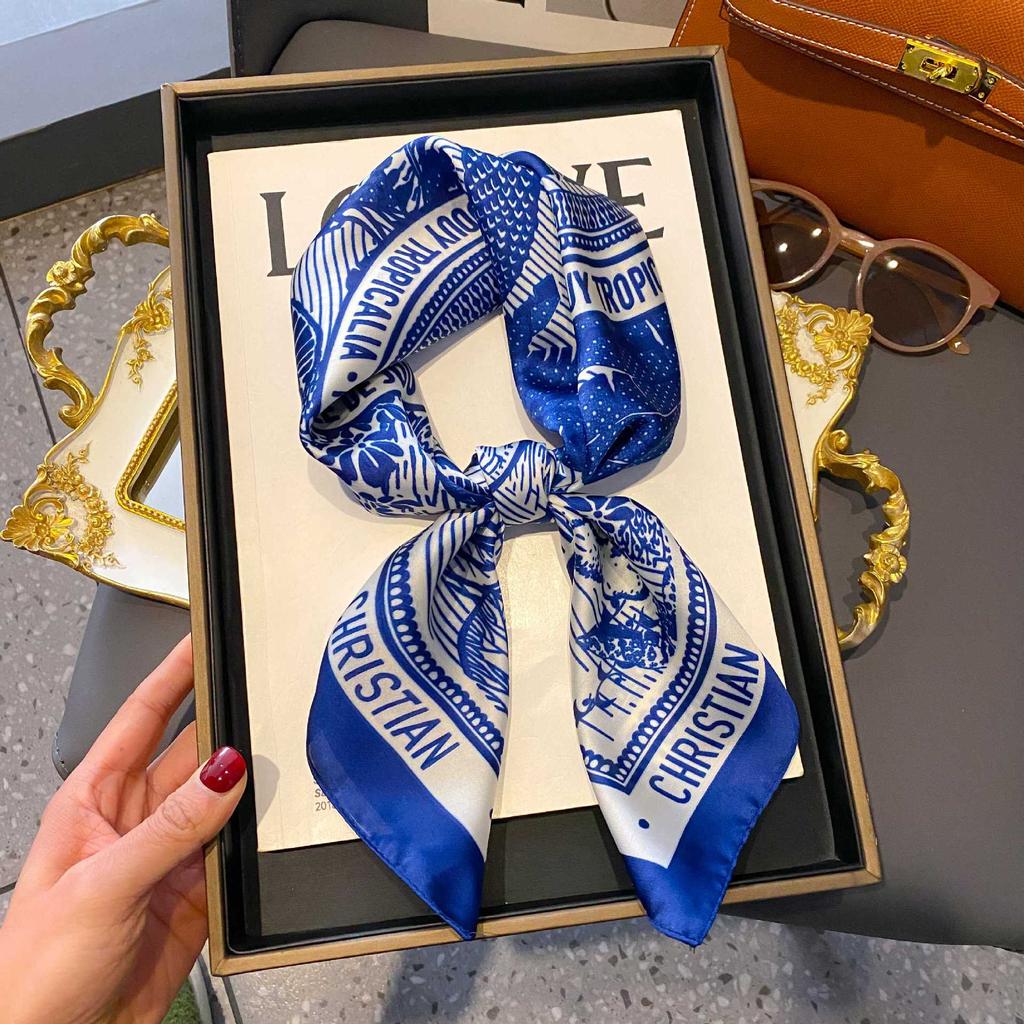 Silk scarf women's neck new scarf with coat 70 small square scarf scarf mother high-end scarf