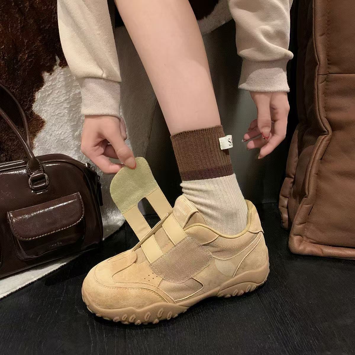 

Version~ Velcro platform Dexun shoes 2025 new suede retro sports and leisure shoes flat baseplate shoes 40 жовтий