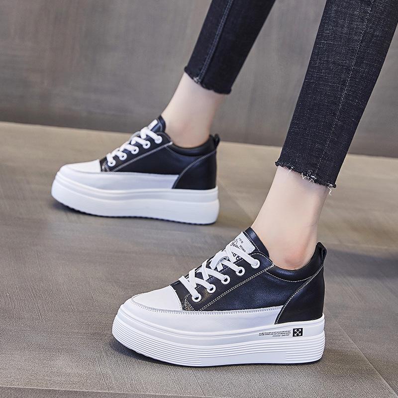 Fashionable and Trendy Women's Shoes 2024 Summer New Versatile Breathable and Non Slip Sloping Heel with Elevated Low Top Shoes