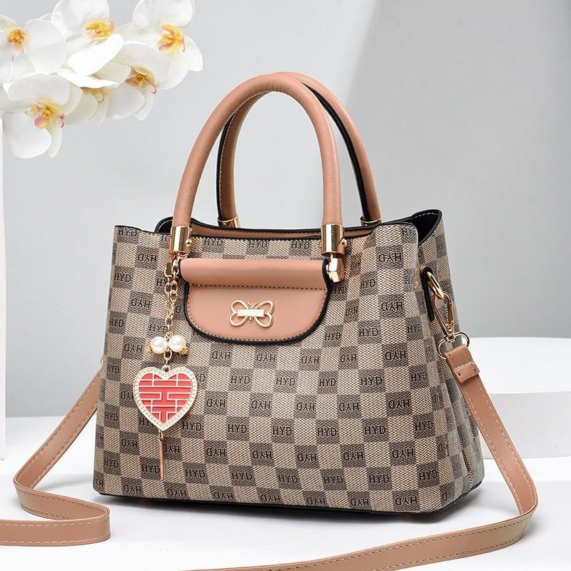 2024 New Summer Fashion Women s Shoulder Crossbody Bag High-end Sense Handbag Khaki