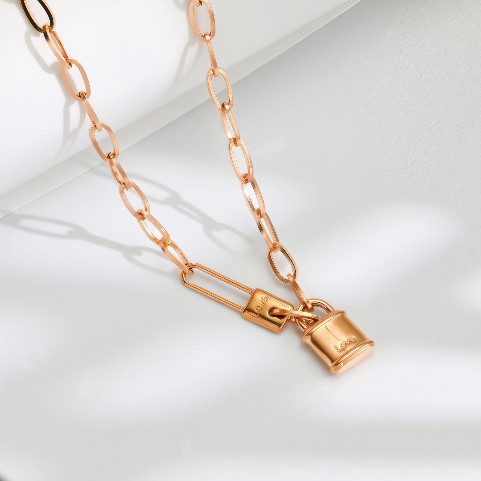 Exaggerated Thick Chain Lock Pin Titanium Steel Necklace Clavicle Chain Sweet Cool Hip Hop Punk Wind Necklace