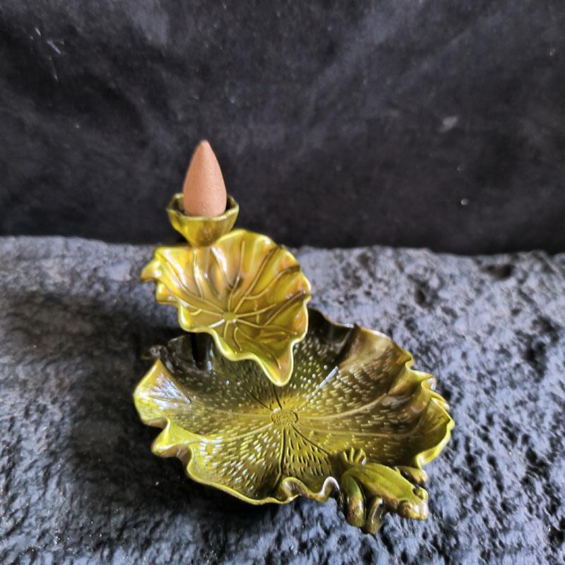 1x Lotus Pond Backflow Incense Burner Metal Frog Living Room Sandalwood Cone Censer for Home Decor Ornaments