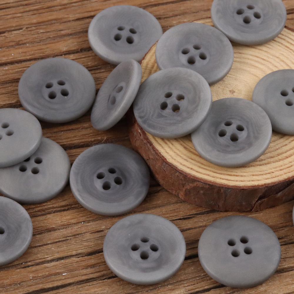 

Light Grey Minimalist Casual Suit with Semi-Matte Finish and 4-Hole Buttons